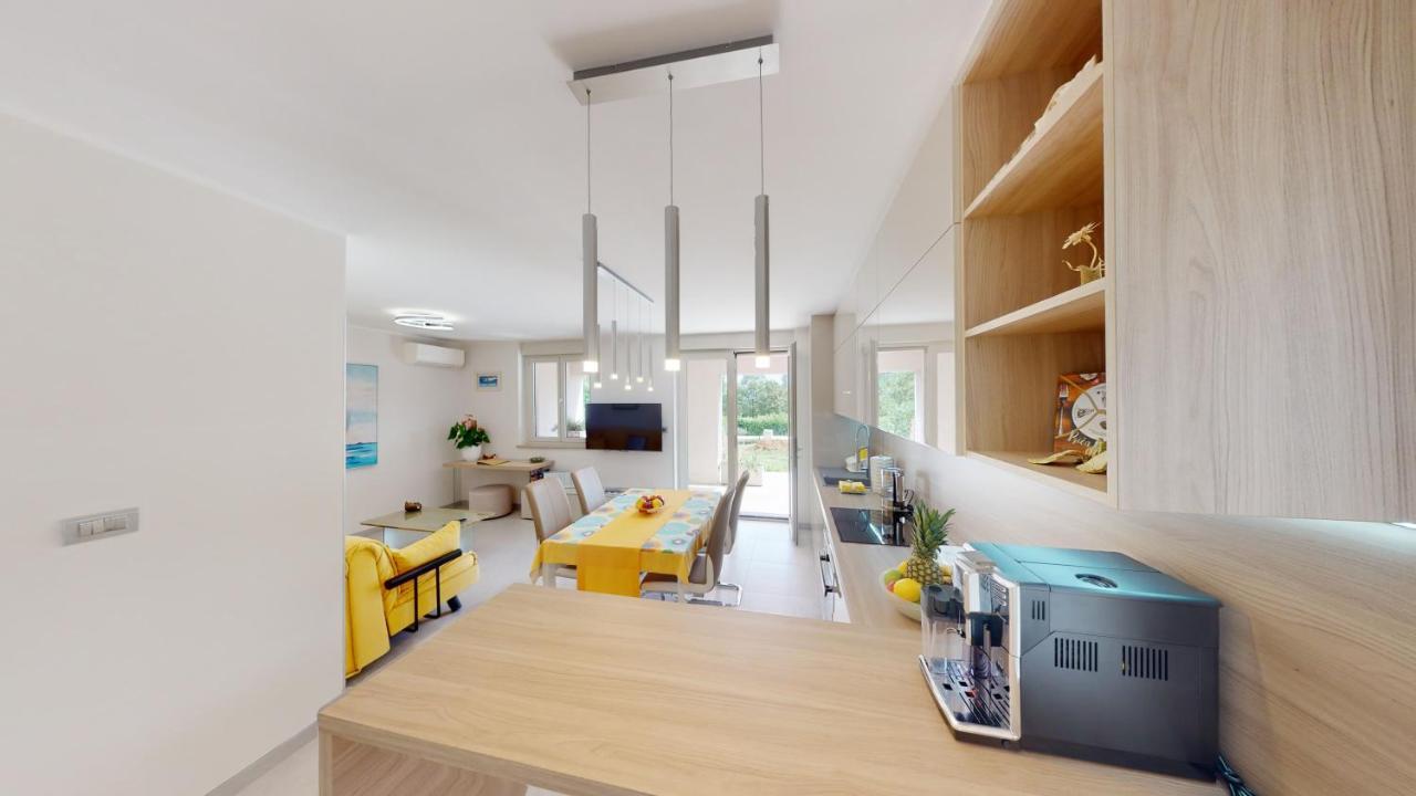 Design Apartment Emerald Viskovo Bagian luar foto
