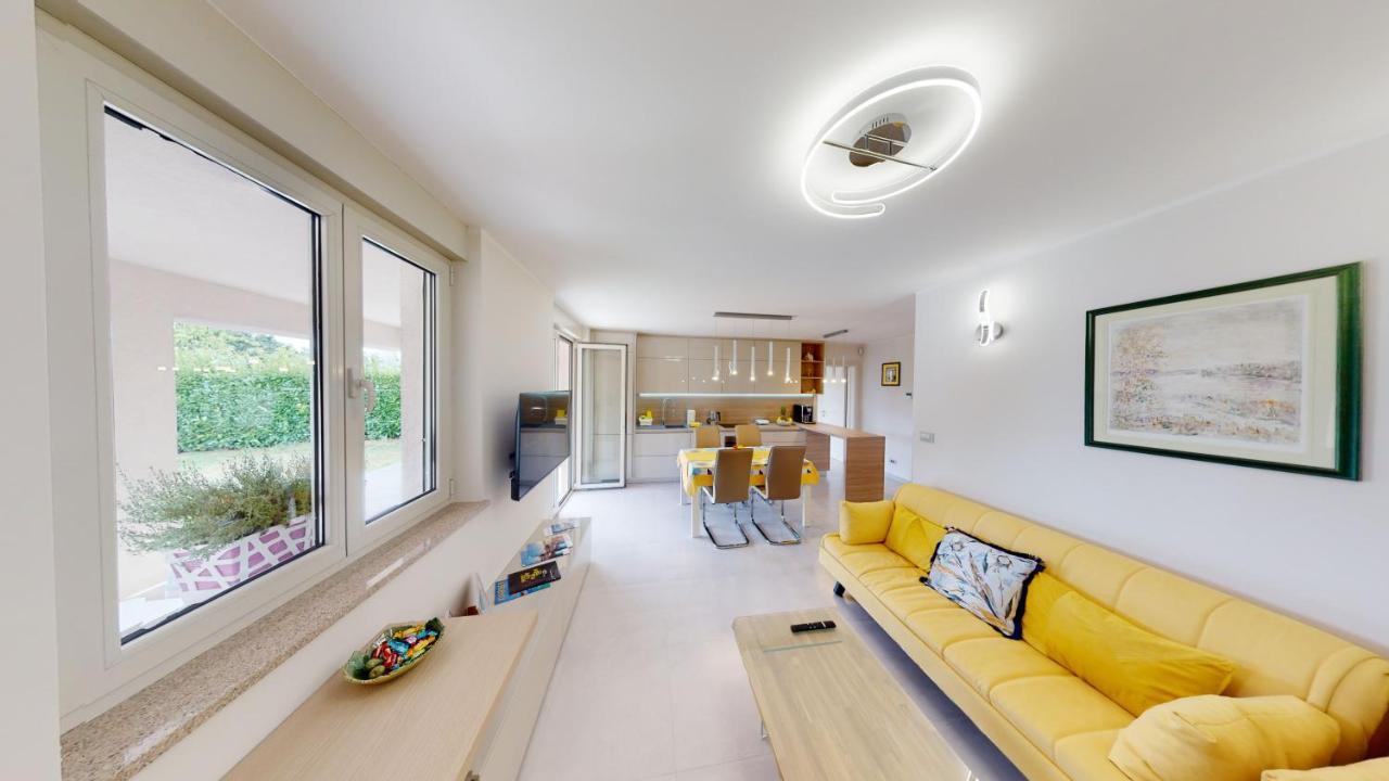 Design Apartment Emerald Viskovo Bagian luar foto