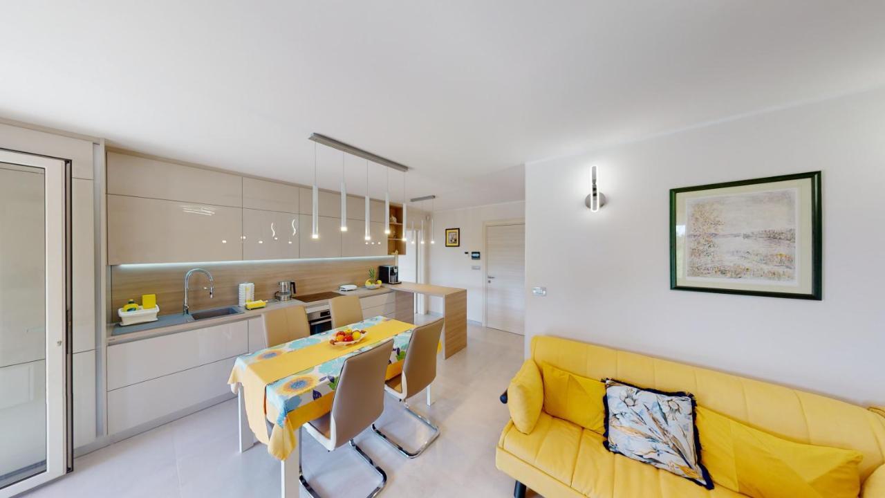 Design Apartment Emerald Viskovo Bagian luar foto