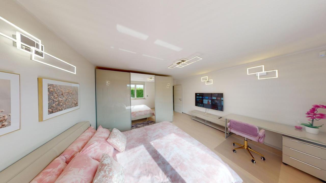 Design Apartment Emerald Viskovo Bagian luar foto